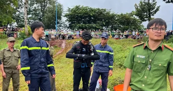 Mưa lớn cuốn trôi ô tô ở Đồng Nai, đang tìm kiếm người nghi mất tích