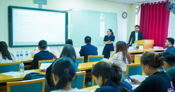 1 trường ĐH kinh tế ở Hà Nội tuyển giảng viên lương 40 triệu đồng/tháng, thưởng 200 triệu đồng nếu đáp ứng điều kiện này