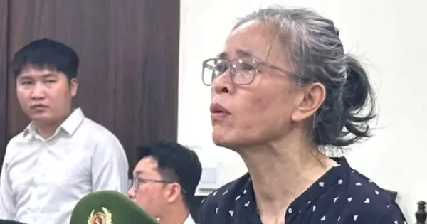 Cựu Chi cục trưởng An toàn vệ sinh thực phẩm khai doanh nghiệp 'tự nguyện' đưa tiền