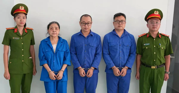 Ba người bị bắt tạm giam vì in lậu 21.000 quyển sách