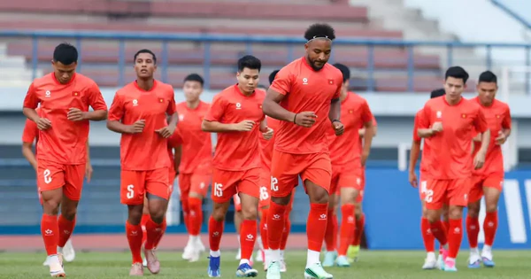 FIFA ASEAN Cup 2026: Ông Kim Sang-sik dùng 'bài' gì đấu Philippines?