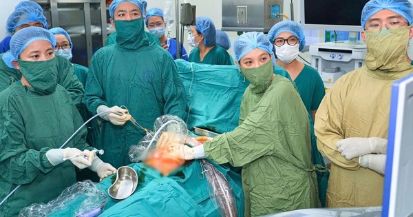 Lần đầu tại Việt Nam: Đặt bóng vào khí quản cứu thai nhi mắc thoát vị hoành