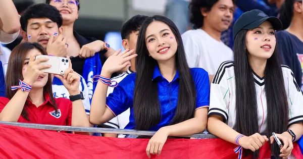 CĐV Thái Lan: 'Thắng Việt Nam lúc nào cũng mang lại cảm xúc tuyệt vời nhất'