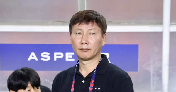 Đừng trách HLV Kim Sang-sik