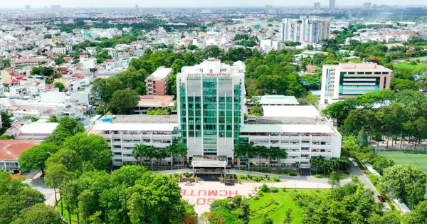 1 trường đại học thưởng cho tân sinh viên, cứ 1 điểm = 1 triệu đồng: Thủ khoa nhận đến 29 triệu đồng