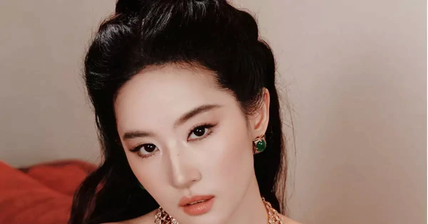Hồ Ngọc Hà xuất hiện bên Lưu Diệc Phi