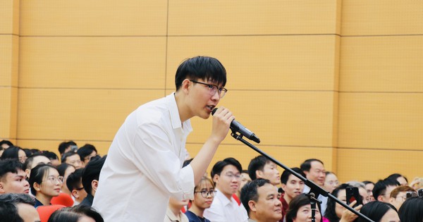 Vỡ òa khoảnh khắc thủ khoa Nguyễn Đức Anh Quân gọi tên Sản phụ khoa ở Match Day