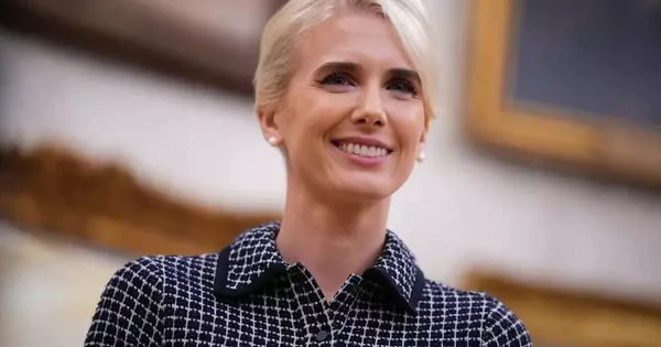 Tổng thống Mỹ Trump gây xôn xao vì tặng số tiền 'khủng' cho trợ lý thân cận