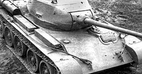 Xe tăng Liên Xô T-44 - một trong những biểu tượng của sự đổi mới và phát triển kỹ thuật trong lĩnh vực quân đội. Hãy cùng chiêm ngưỡng vẻ đẹp và sự mạnh mẽ của nó trong hình ảnh này.