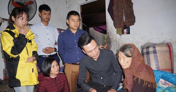 Cuộc sống đổi thay của mẹ già 88 tuổi mù loà nuôi con điên dại: ‘Giờ tôi không còn phải lo từng bữa ăn cho con gái nữa’