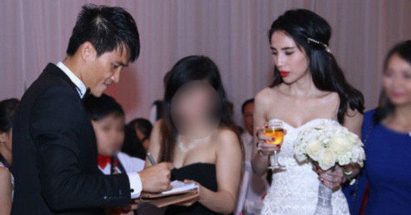 Đám cưới Công Vinh, Thủy Tiên: Khách lạ vô tư xin chữ ký, lấy trộm đồ trang trí