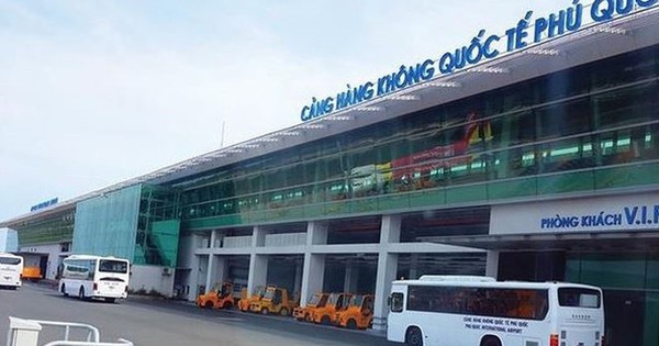 Vé bay “đặc khu” khan hiếm, tăng chóng mặt vì cơn sốt đất?