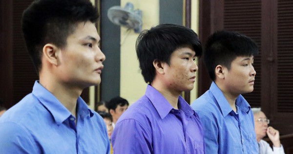 Từ chuyện tranh giành bạn gái, 3 anh em cùng nhau gây án mạng
