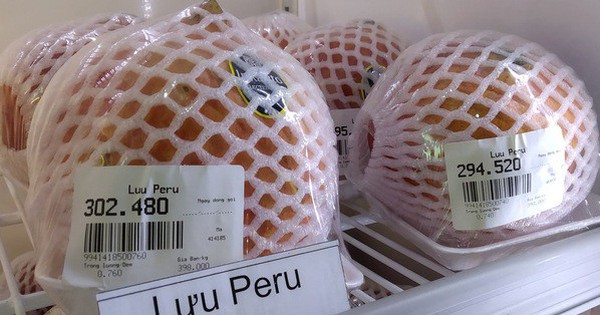 Lựu “khổng lồ” hơn 400.000 đồng/kg vẫn bán chạy