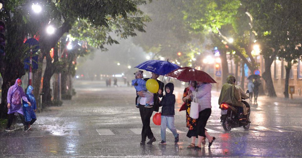 Mưa đá, mưa lớn đêm Giao thừa, sáng mùng 1 Tết tại Hà Nội và …