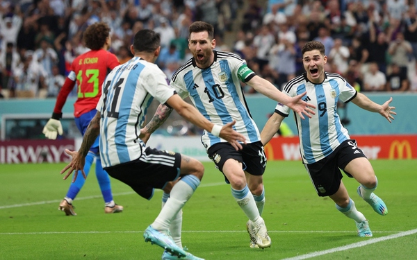 TRỰC TIẾP Argentina - Australia: Messi đ&#225; ch&#237;nh