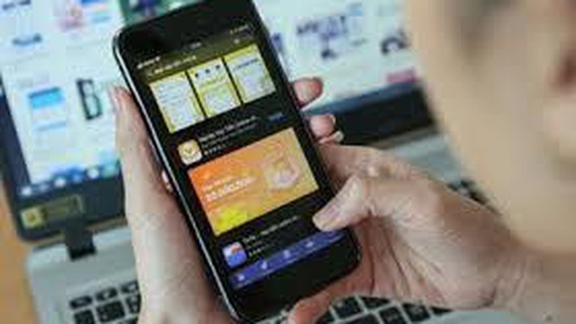 Vay 1 triệu trả hơn 20 triệu chưa xong nợ, quái chiêu 'hút máu' của các app cho vay tiền 'cắt cổ' người vay