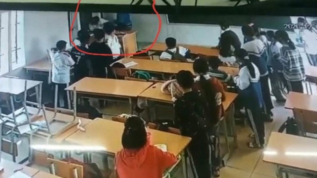 Khởi tố phụ huynh xông vào trường đánh học sinh lớp 6 ở Điện Biên