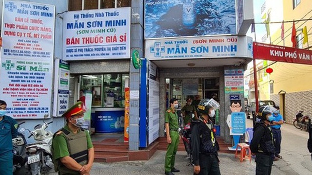 Công an bao vây khám xét nhà thuốc Sơn Minh - Sĩ Mẫn ở Biên Hòa