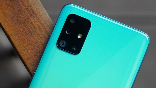 Smartphone bình dân liên tục lọt top bán chạy giảm giá "hời", nên mua hay chọn iPhone 8?