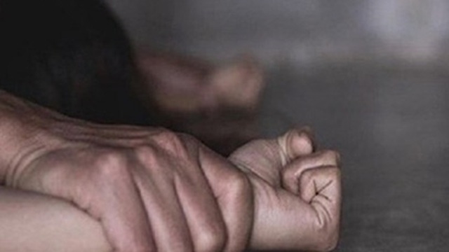 Nam thanh niên 16 tuổi dụ dỗ bé gái 11 tuổi làm ‘chuyện người lớn’