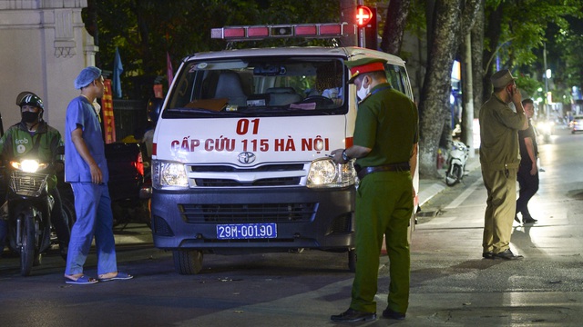 Vụ gãy đôi thang lắp kính khiến 4 người tử vong: “Sống vất vả, đến lúc chết cũng khổ...”