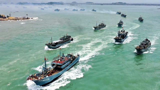 Vấp phản ứng dữ dội vì khai thác kiểu "tận diệt", đội tàu TQ bị cấm đánh bắt ở biển quốc tế