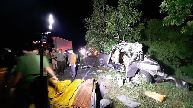 Khởi tố tài xế xe khách trong vụ tai nạn thảm khốc làm 8 người chết ở Bình Thuận