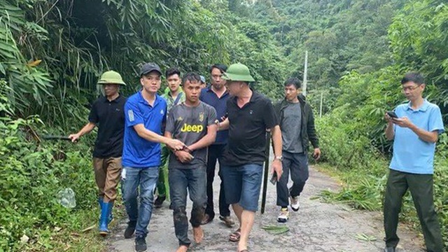 200 công an, biên phòng vây bắt kẻ ném 20 bánh heroin bỏ trốn vào rừng