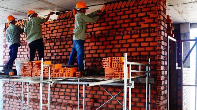 Thất nghiệp, hướng dẫn viên du lịch làm shipper, thợ xây… để mưu sinh