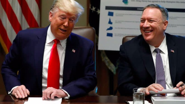 Mặc kệ hỗn loạn, Ngoại trưởng Pompeo trung thành với TT Trump đến cùng