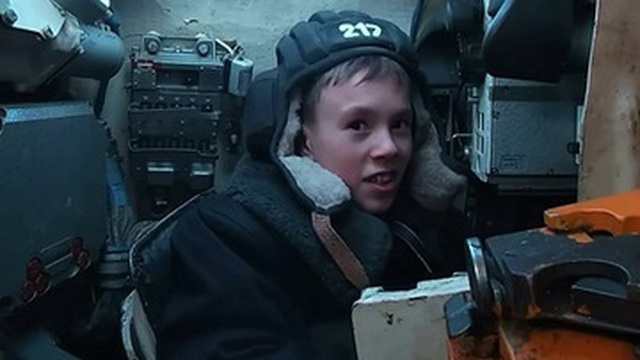 Quân đội Nga hoàn thành ước mơ chinh phục xe tăng của cậu bé 12 tuổi