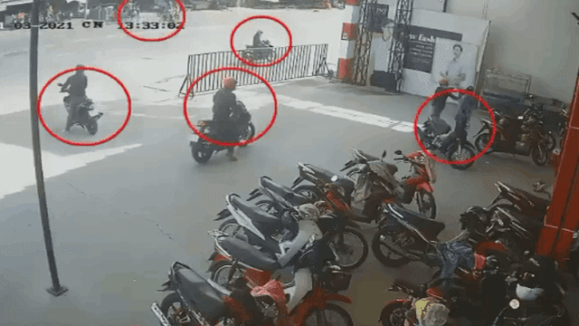 Clip khó tin: 6 đối tượng dàn "ma trận" khiến nhân viên bảo vệ quay cuồng, không thể cản phá