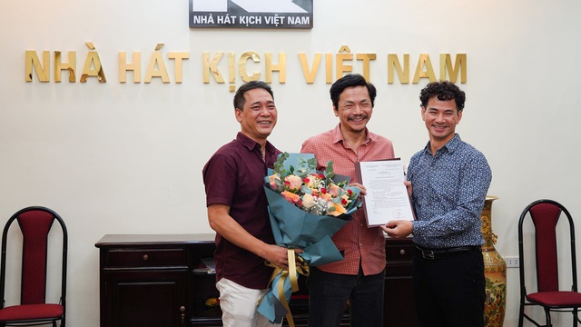 NSND Trung Anh chia tay Nhà hát Kịch Việt Nam sau hơn 40 năm cống hiến