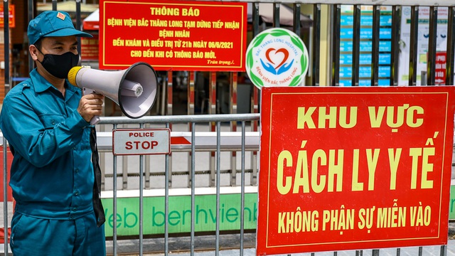 Bệnh viện Thanh Nhàn đã ghi nhận 38 ca Covid-19. Vì sao Hà Nội chưa cho xe ôm, xe ôm công nghệ hoạt động?