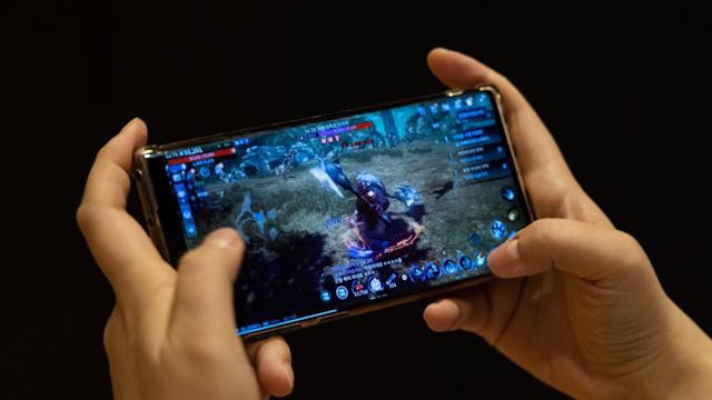 Cho phép người dùng đổi tài sản trong game thành tiền số, cổ phiếu một công ty tăng gần 700%