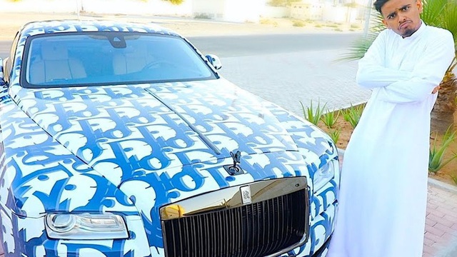 Bộ sưu tập xe của rich kid giàu nhất Dubai: Toàn Rolls-Royce, dán decal của Supreme, LV