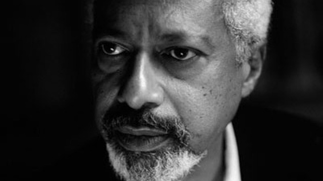 Tiểu thuyết gia gốc Phi đoạt giải Nobel Văn học 2021