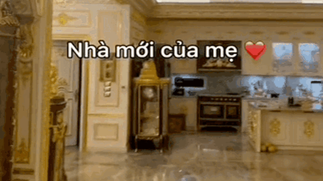 Choáng nặng vì độ giàu có của mẹ kế "Tây cột điện" khi sở hữu biệt thự "dát vàng"