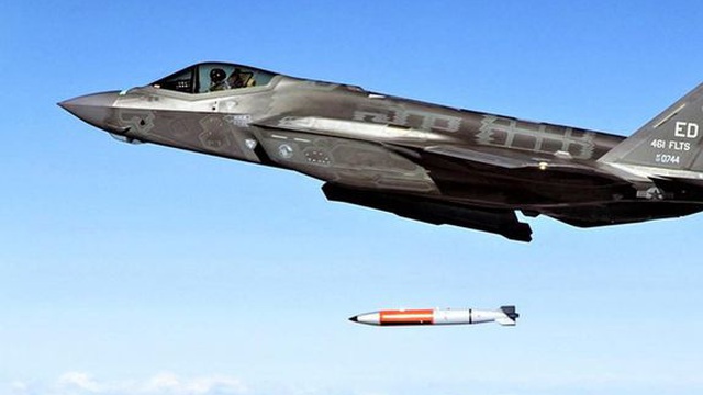 Vì sao Lầu Năm Góc trang bị bom nhiệt hạch cho F-35?