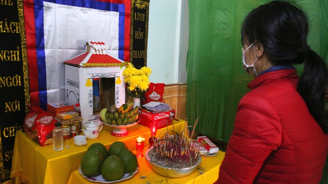 'Chồng đi đây', tin nhắn cuối của nạn nhân người Việt vụ chìm xuồng ở Pháp 27 người chết