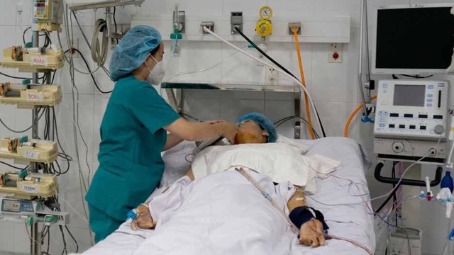 Bệnh nhân ở TP HCM: Mắc Covid-19 từ tháng 11, giữa tháng 12 nhập viện cấp cứu vì ngưng tim