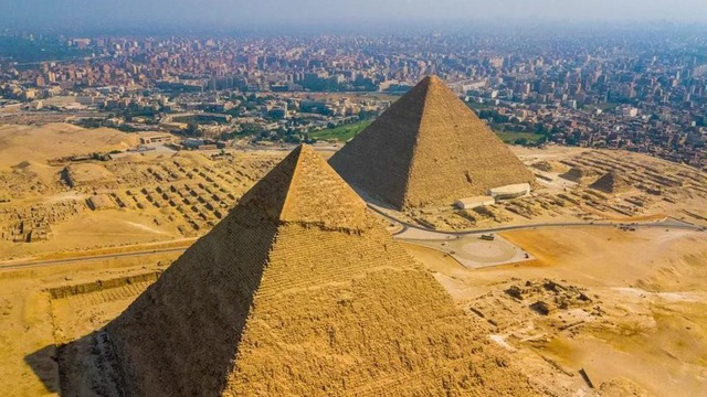 Tại sao các pharaoh Ai Cập cổ đại ngừng xây dựng kim tự tháp?