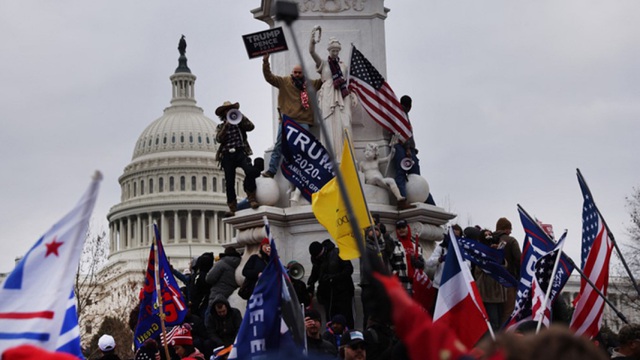 Vừa trắng án tại Thượng viện, ông Trump lại bị kiện về vụ bạo loạn Điện Capitol