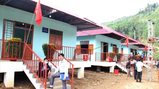Người Trà Leng đón Tết trong nhà mới