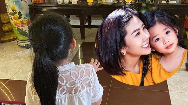 Xúc động hình ảnh con gái 8 tuổi đến chùa thắp hương cho mẹ Mai Phương