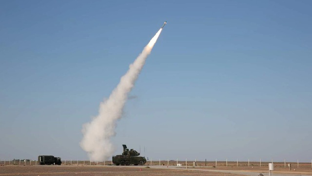TQ từng tháo tung tên lửa phòng không của Nga, nay ra mắt mẫu tương tự nhưng rẻ hơn
