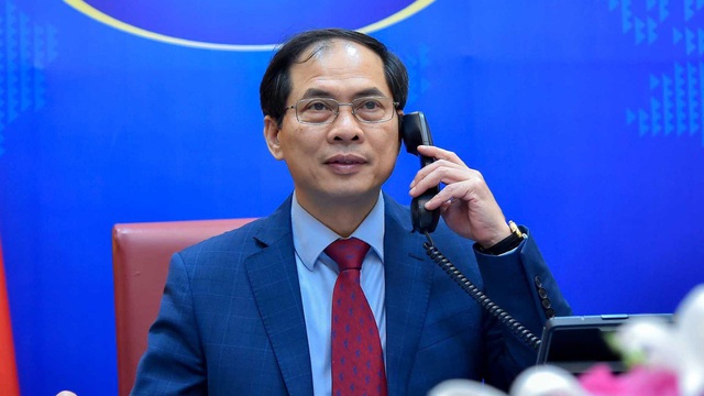 Bộ trưởng Ngoại giao Lào gọi điện chúc mừng tân Bộ trưởng Ngoại giao Bùi Thanh Sơn