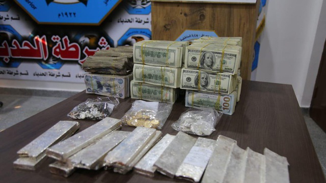 Iraq: Tìm thấy hàng triệu đô tiền mặt, vài chục kg vàng bạc trong 'phòng tài vụ' của IS