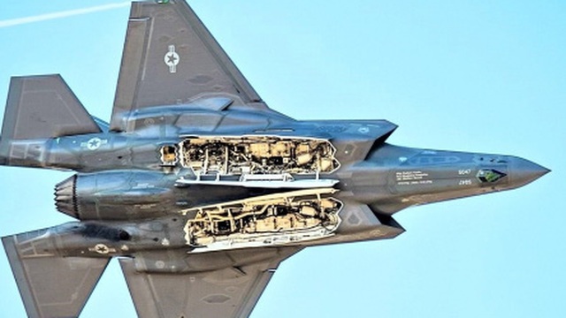 Chiến đấu cơ tàng hình F-35 có thể là một cấu phần của Bộ ba Hạt nhân Mỹ